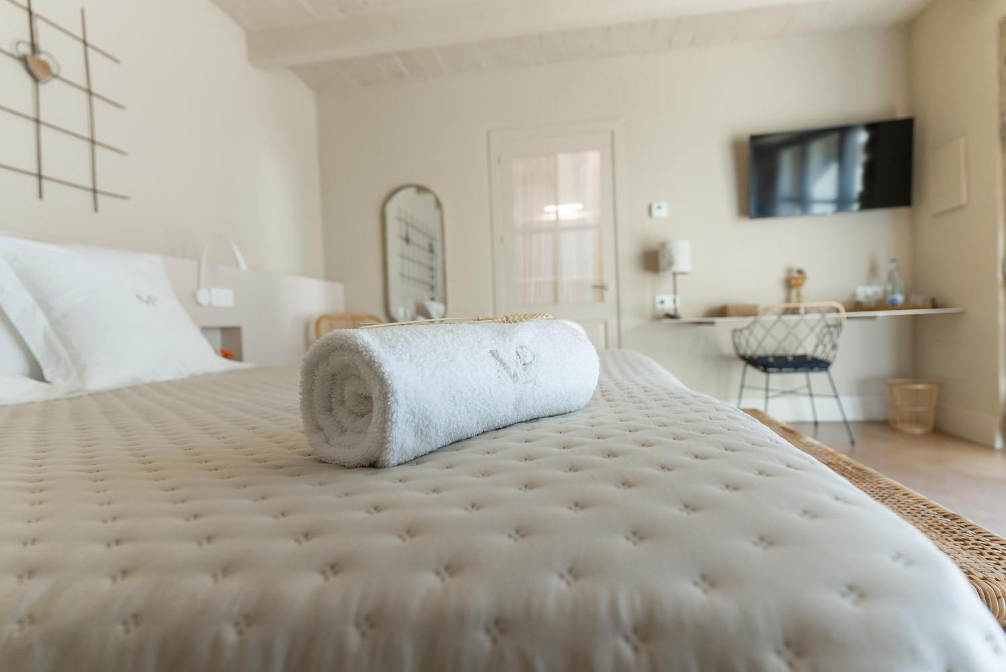 Mas Pla Bed & Breakfast Riudellots de la Selva Luaran gambar